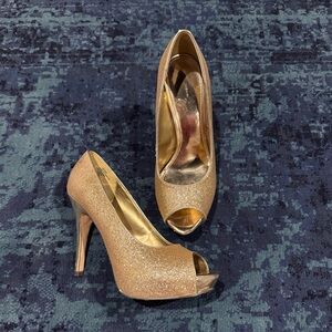 Gold glitter platform peep toe pumps